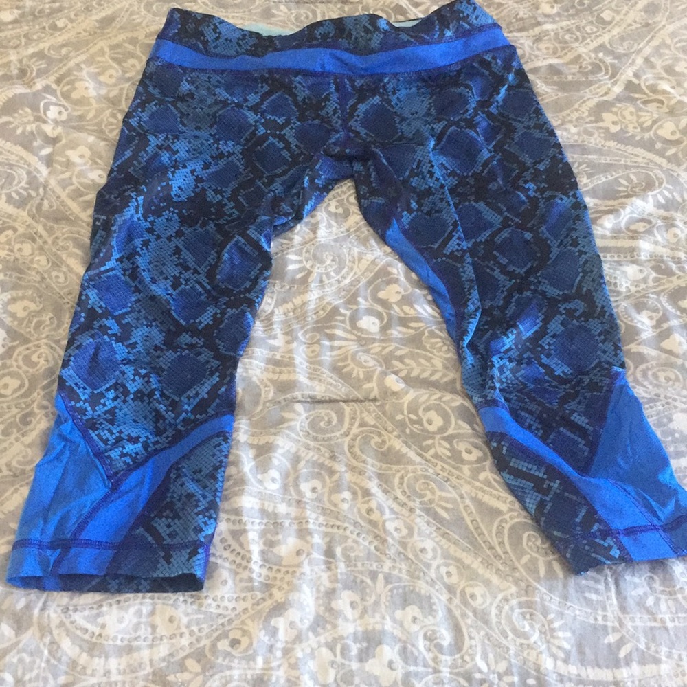 Lululemon size 10 crop pants